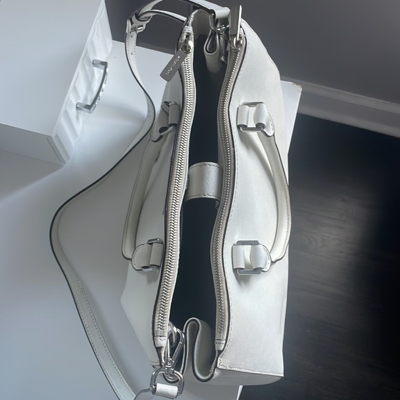 Michael Kors Sutton Purse - Picture 4 of 6